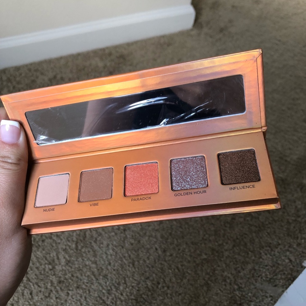 Urban Decay LightBeam Eyeshadow Palette